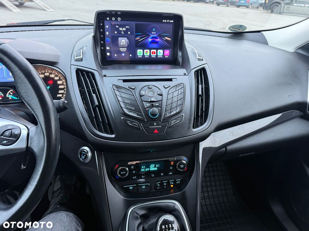 Ford Kuga 1.5 EcoBoost 2x4 Titanium - 24