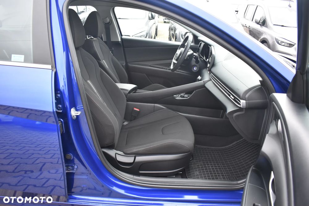Hyundai Elantra 1.6 Smart CVT - 17