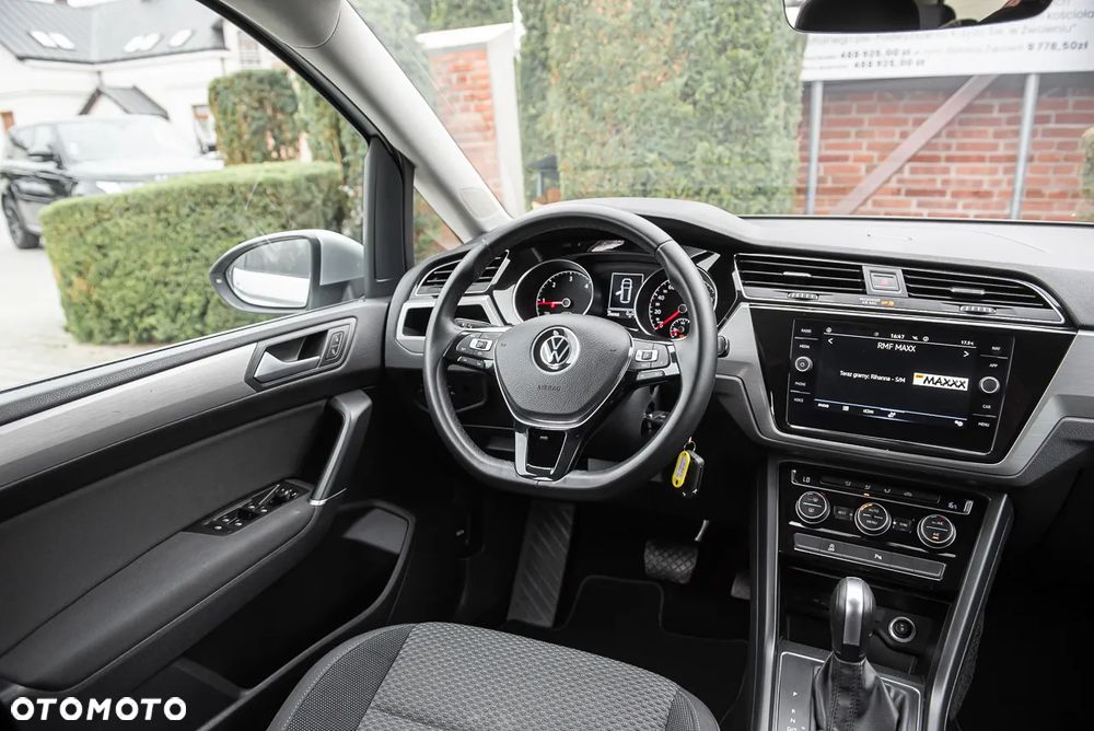 Volkswagen Touran 2.0 TDI SCR DSG Comfortline - 24