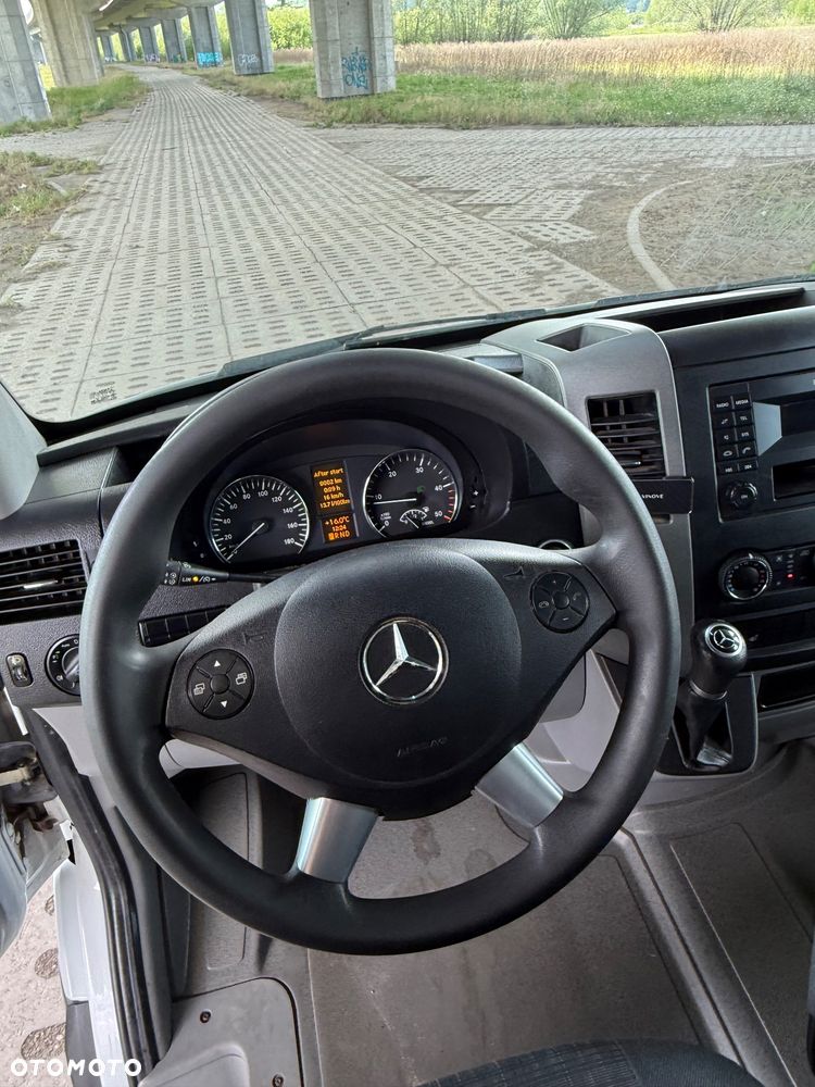 Mercedes-Benz Sprinter - 14