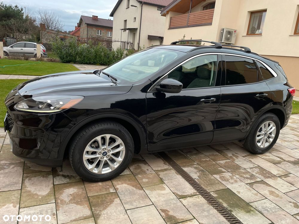 Ford Kuga - 1