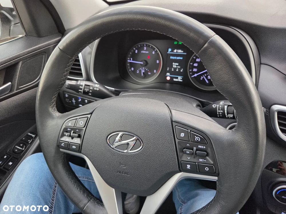 Hyundai Tucson blue 1.6 CRDi 2WD DCT Premium - 32