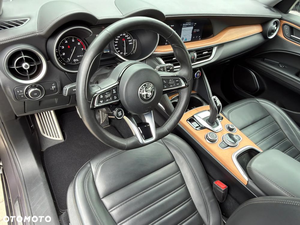 Alfa Romeo Stelvio 2.0 Turbo TI Q4 - 8