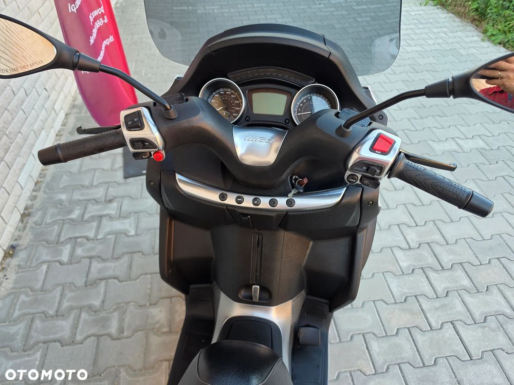Piaggio MP-3 - 8