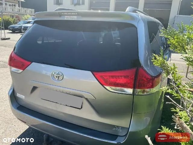 Toyota Sienna 3.5 LE AWD - 5