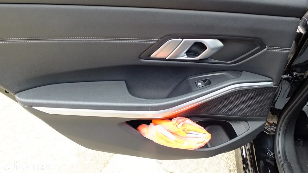 BMW Seria 3 320d Touring xDrive Aut. Edition Luxury Line Purity - 26