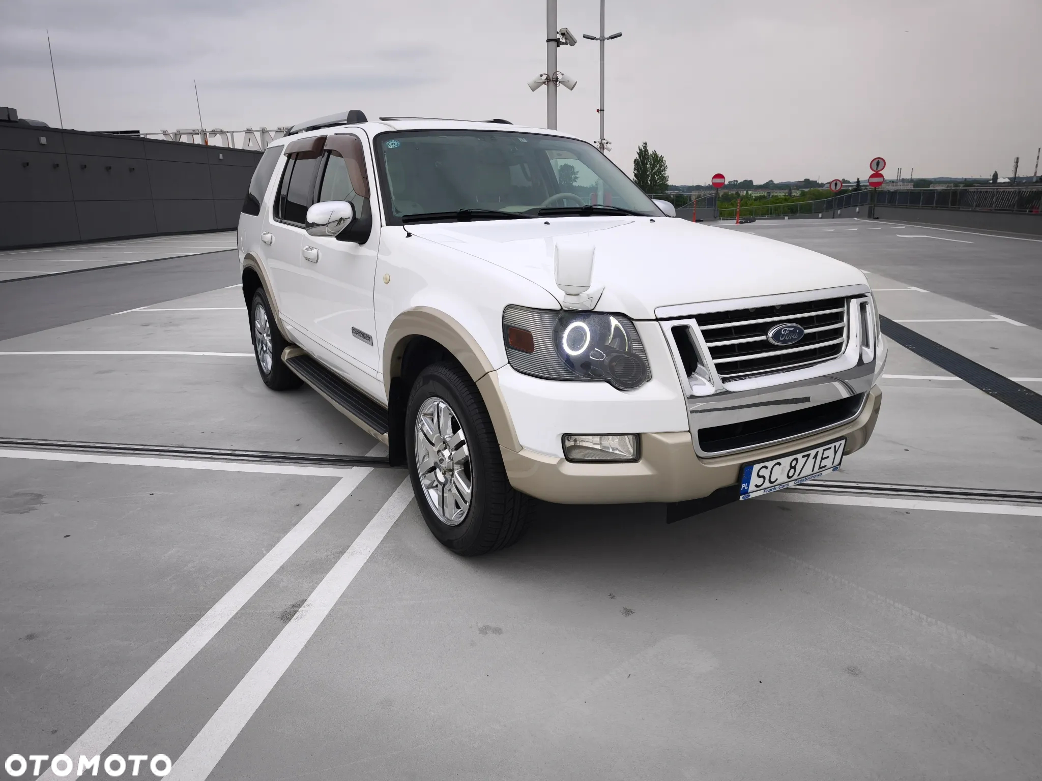 Ford Explorer 4.6 4WD - 3