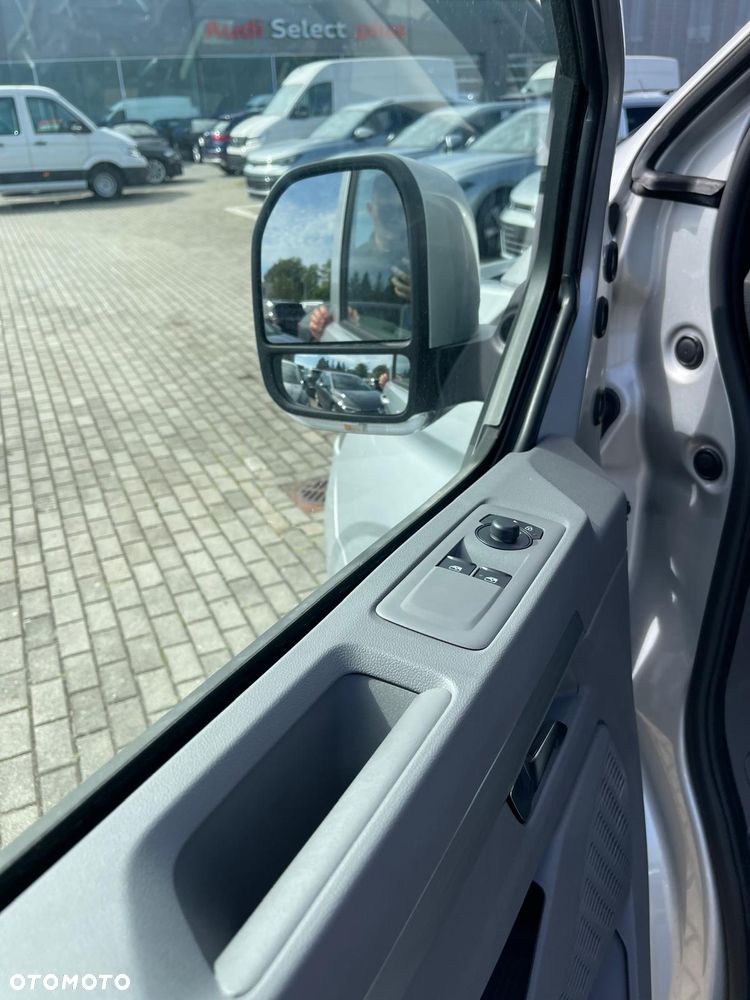 Volkswagen Transporter - 18