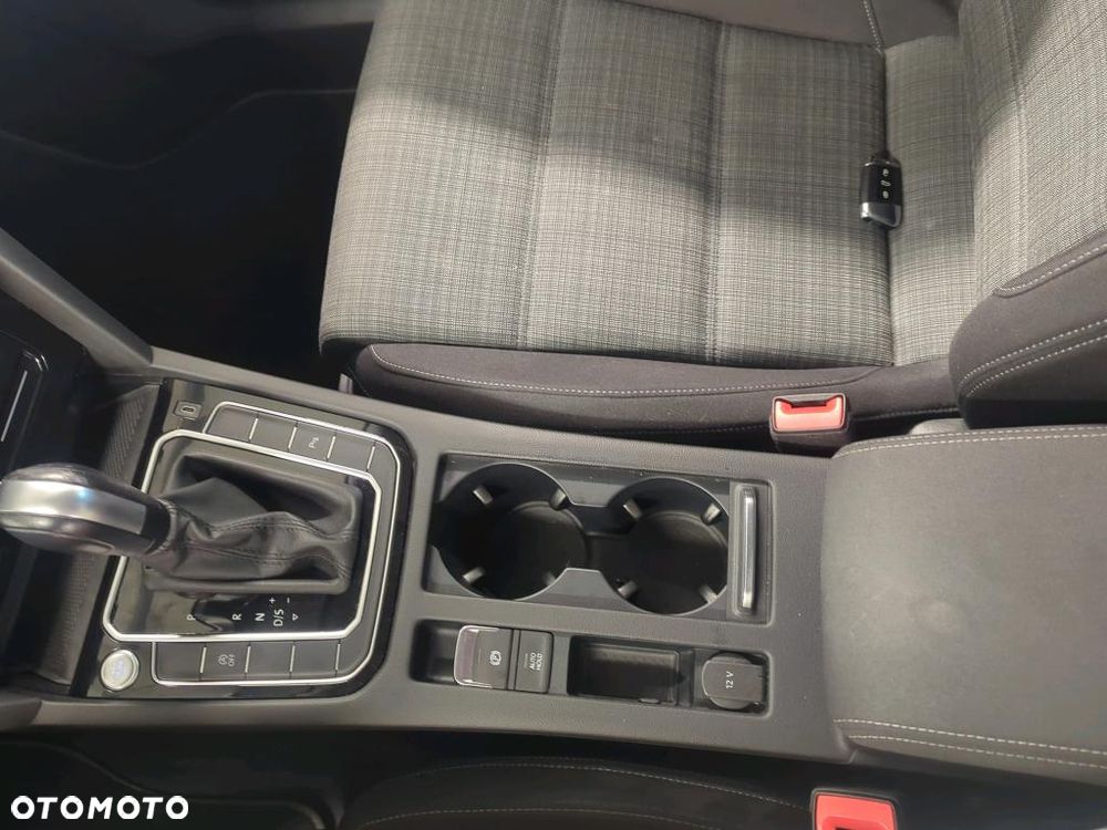 Volkswagen Passat Variant 2.0 TDI EVO Business DSG - 13