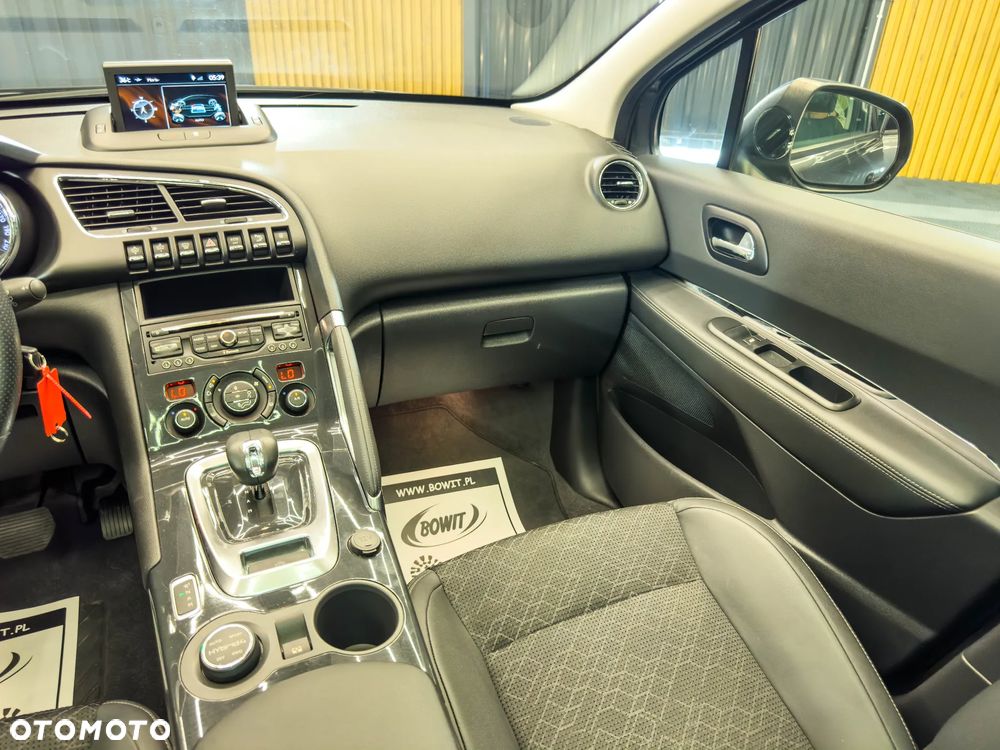 Peugeot 3008 Hybrid4 - 17