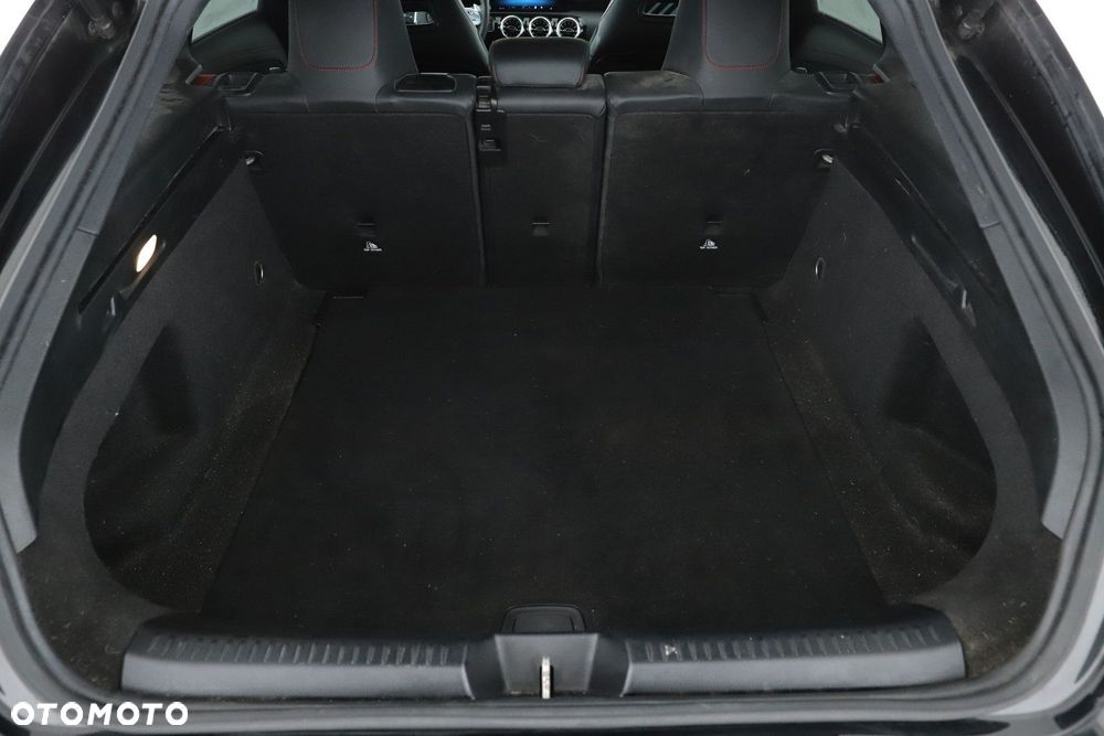 Mercedes-Benz CLA - 27