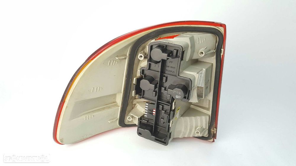 FAROLIM TRASEIRO DIREITO OPEL ASTRA F BERLINA BáSICO - 5