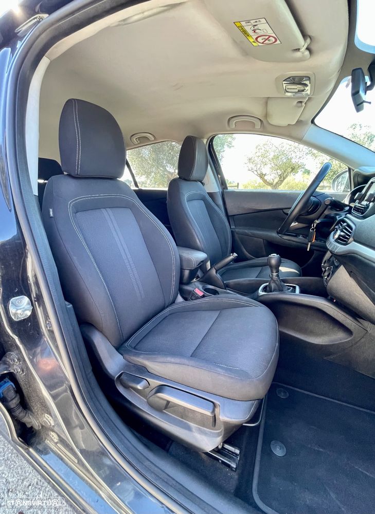 Fiat Tipo Station Wagon 1.3 M-Jet Lounge - 13