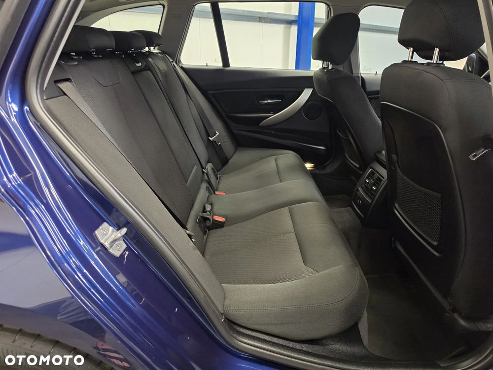 BMW Seria 3 318d Advantage - 37
