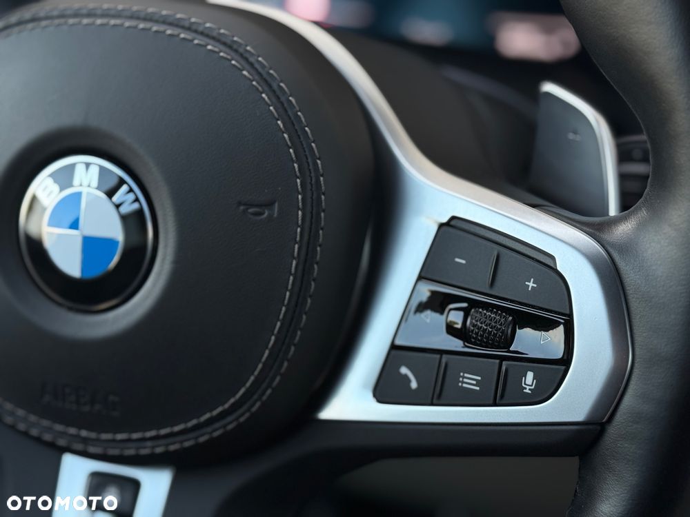 BMW X6 M50i - 24