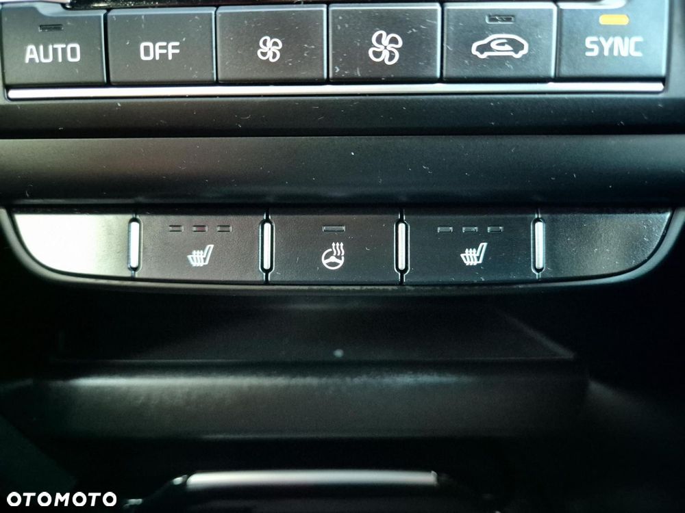 Kia Ceed - 24