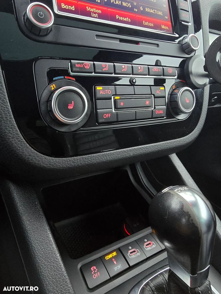 Volkswagen Scirocco R 2.0 TSI DSG - 12
