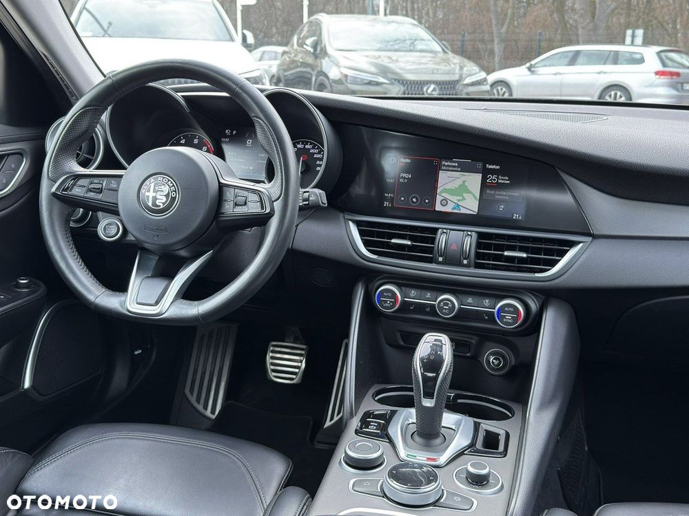 Alfa Romeo Giulia - 24