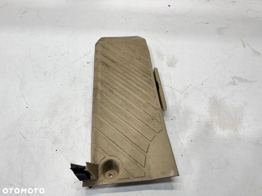 PODNÓŻEK STELAŻ NAKŁADKA AUDI A3 8P LIFT 8P1864777 BEŻ - 1