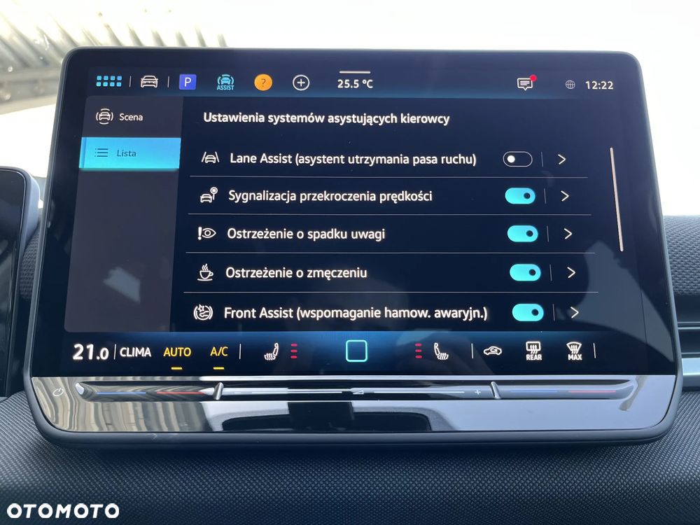 Volkswagen T-Roc 1.5 eTSI Life DSG - 34