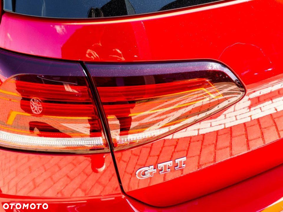 Volkswagen Golf - 9