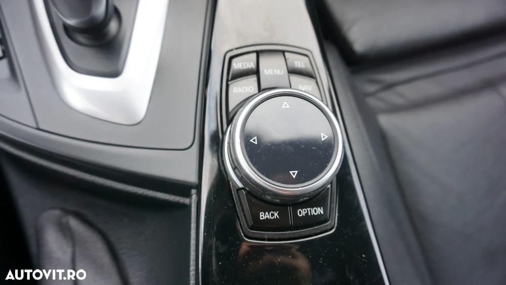 BMW Seria 3 318d Aut. Blue Performance Sport Line - 31