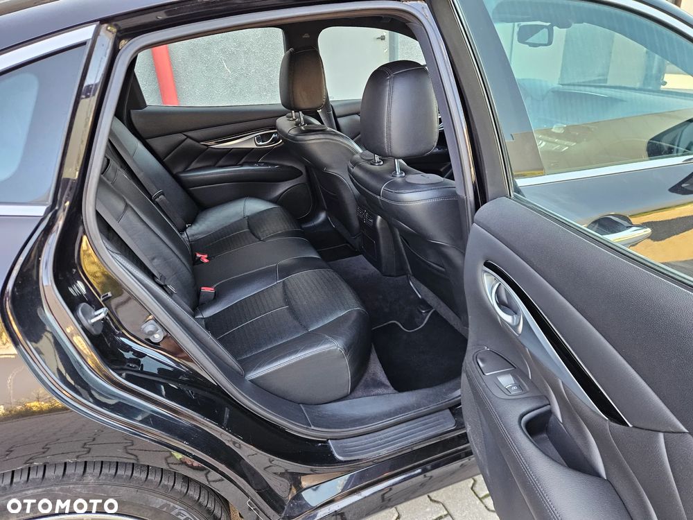 Infiniti Q70 2.2d Premium Executive EU6 - 26