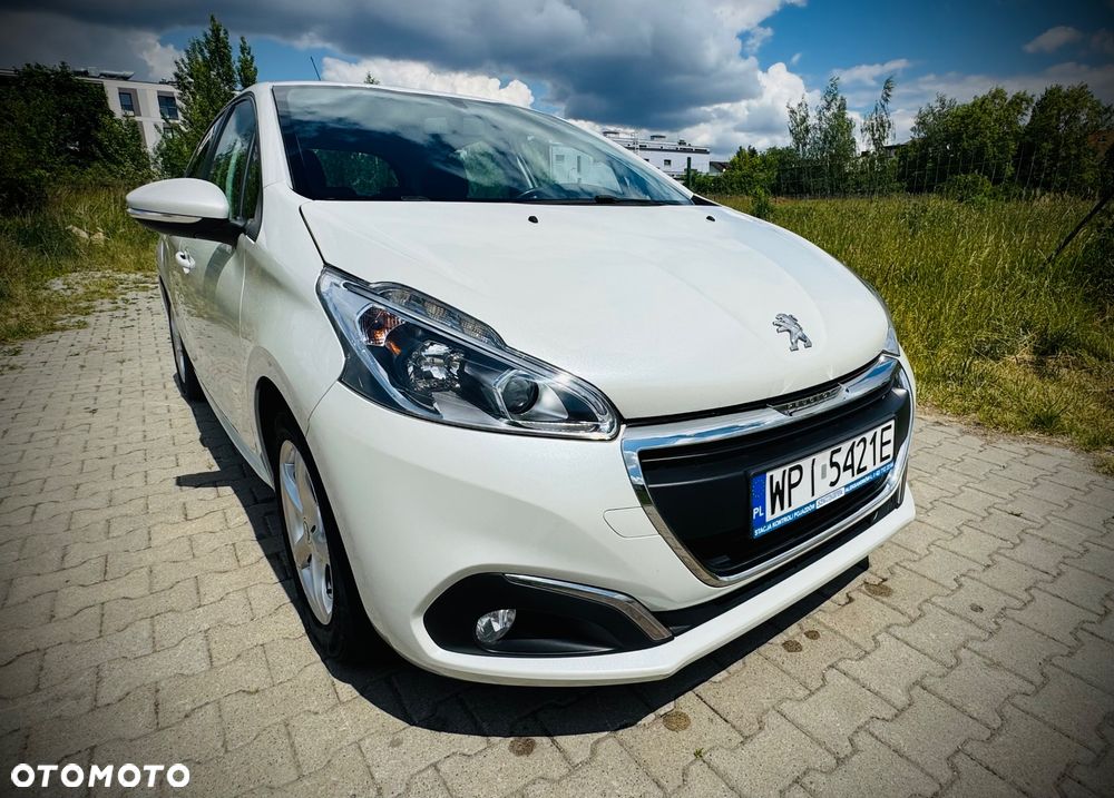 Peugeot 208 - 10