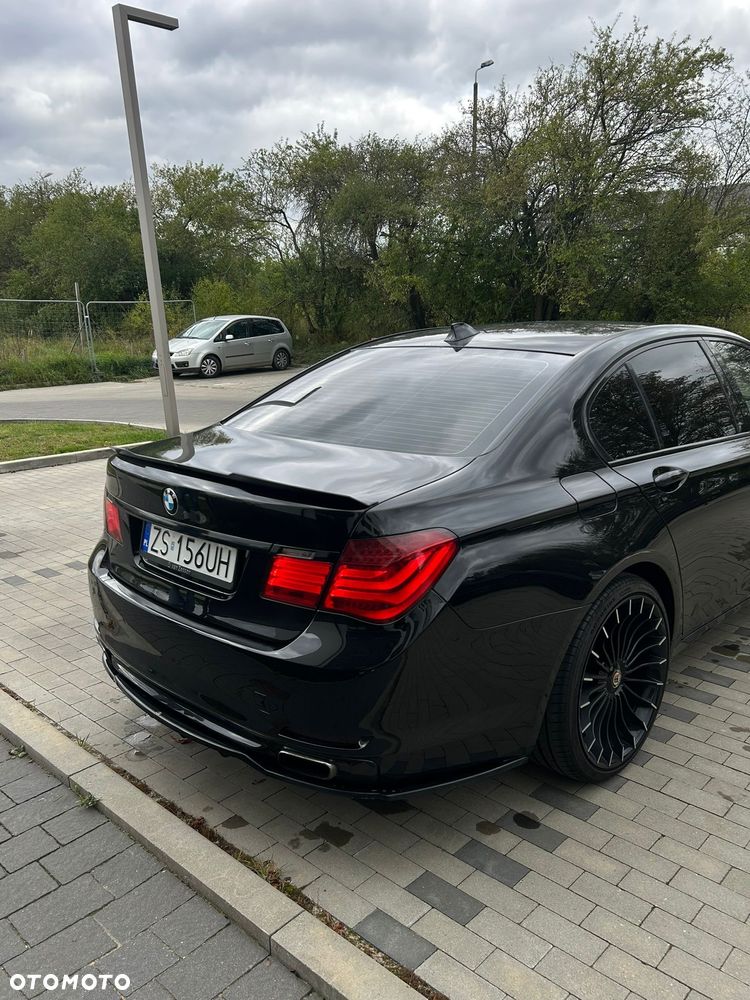 BMW Seria 7 750i - 7