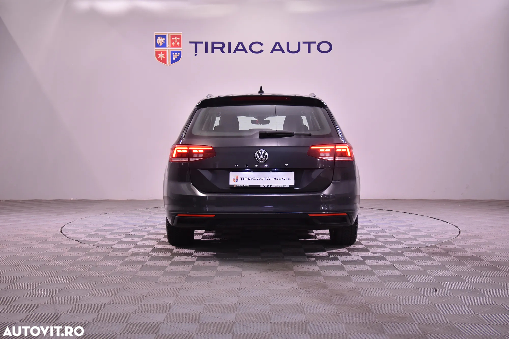 Volkswagen Passat - 4