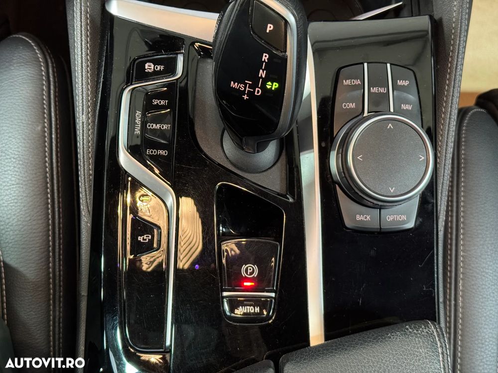 BMW M5 M550i xDrive AT - 28