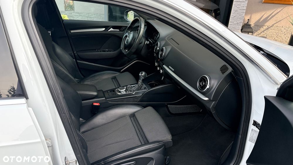 Audi A3 Sportback 40 e-tron S tronic design - 12