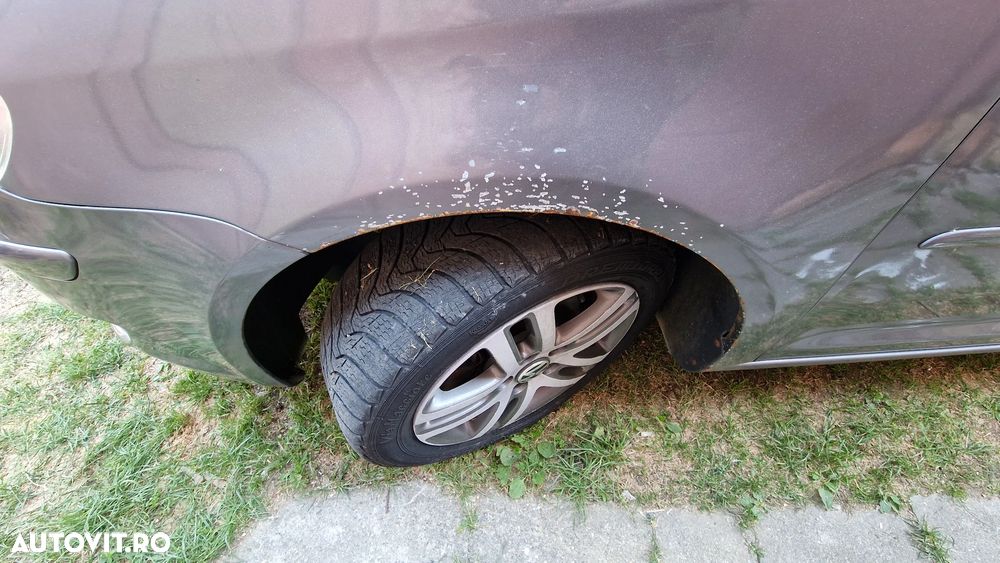 Volkswagen Touran - 13