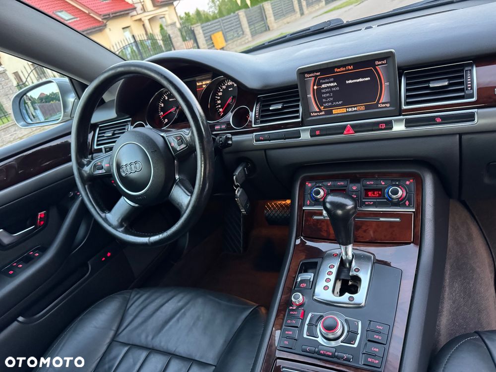 Audi A8 4.2 Quattro - 28
