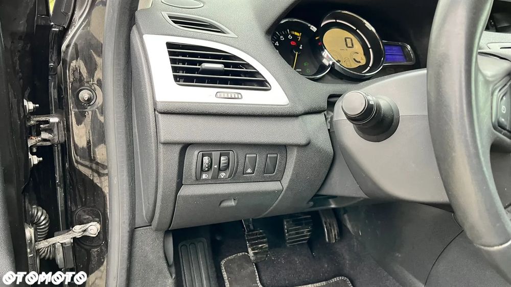 Renault Megane 1.6 16V Color Edition - 21