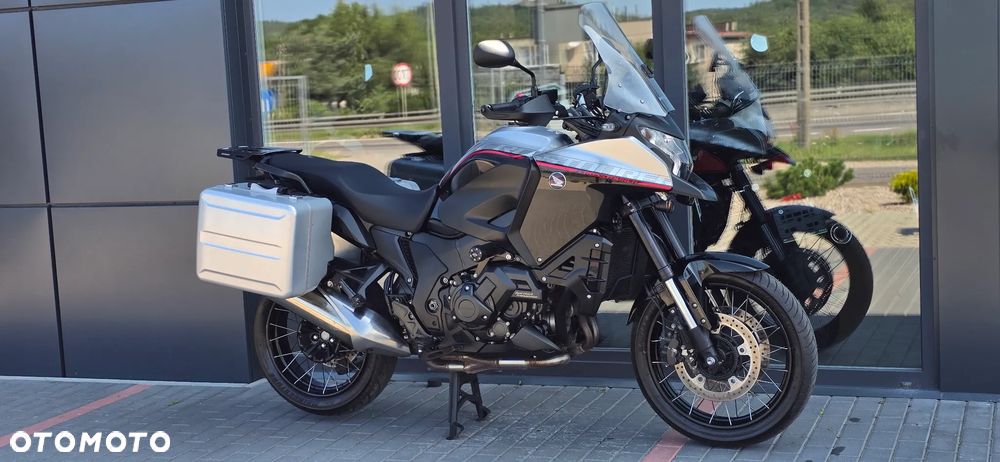 Honda VFR - 3