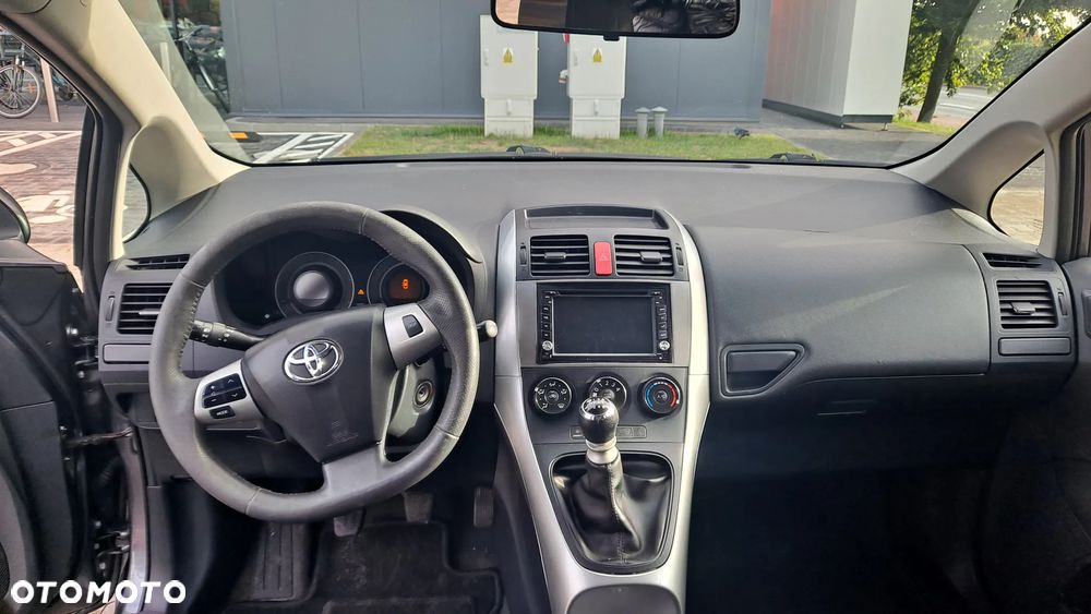 Toyota Auris 1.4 D-4D 2010 - 8