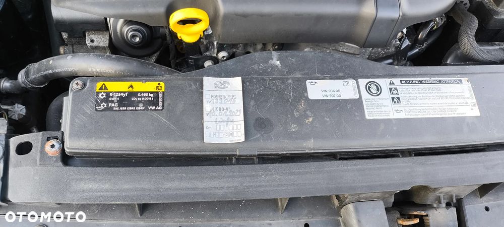 Volkswagen Golf 2.0 TDI SCR Highline - 22