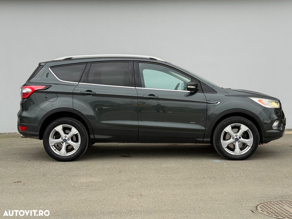Ford Kuga 2.0 TDCi Powershift 4WD Titanium - 5