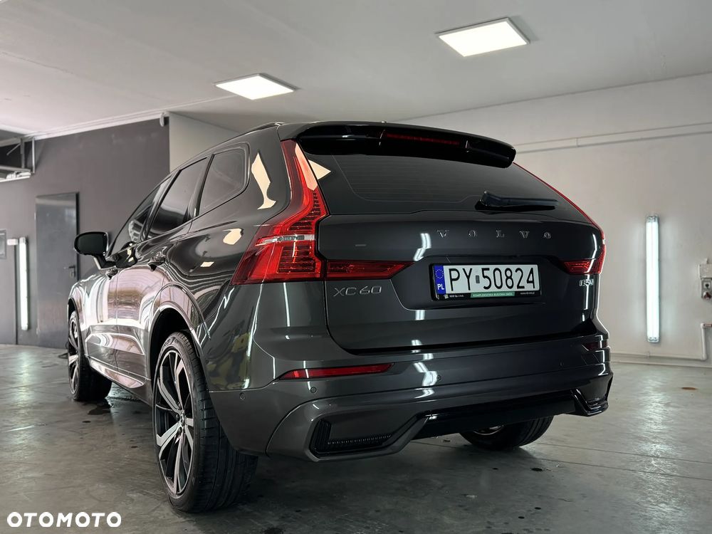 Volvo XC 60 B5 D AWD Plus Dark - 15