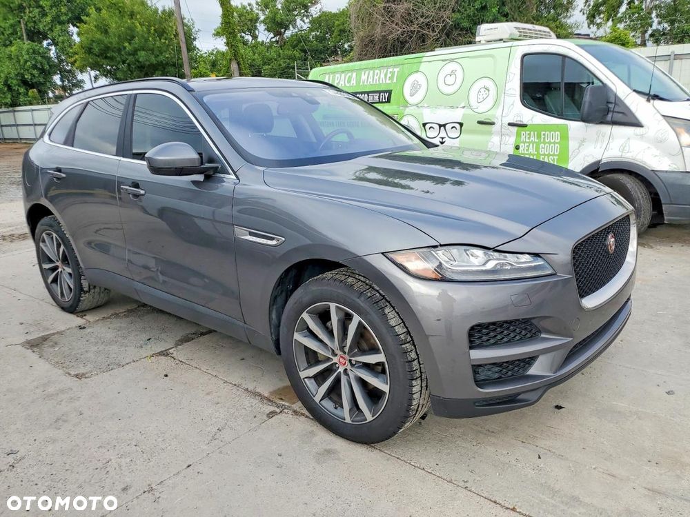 Jaguar F-Pace 25t AWD Prestige - 2