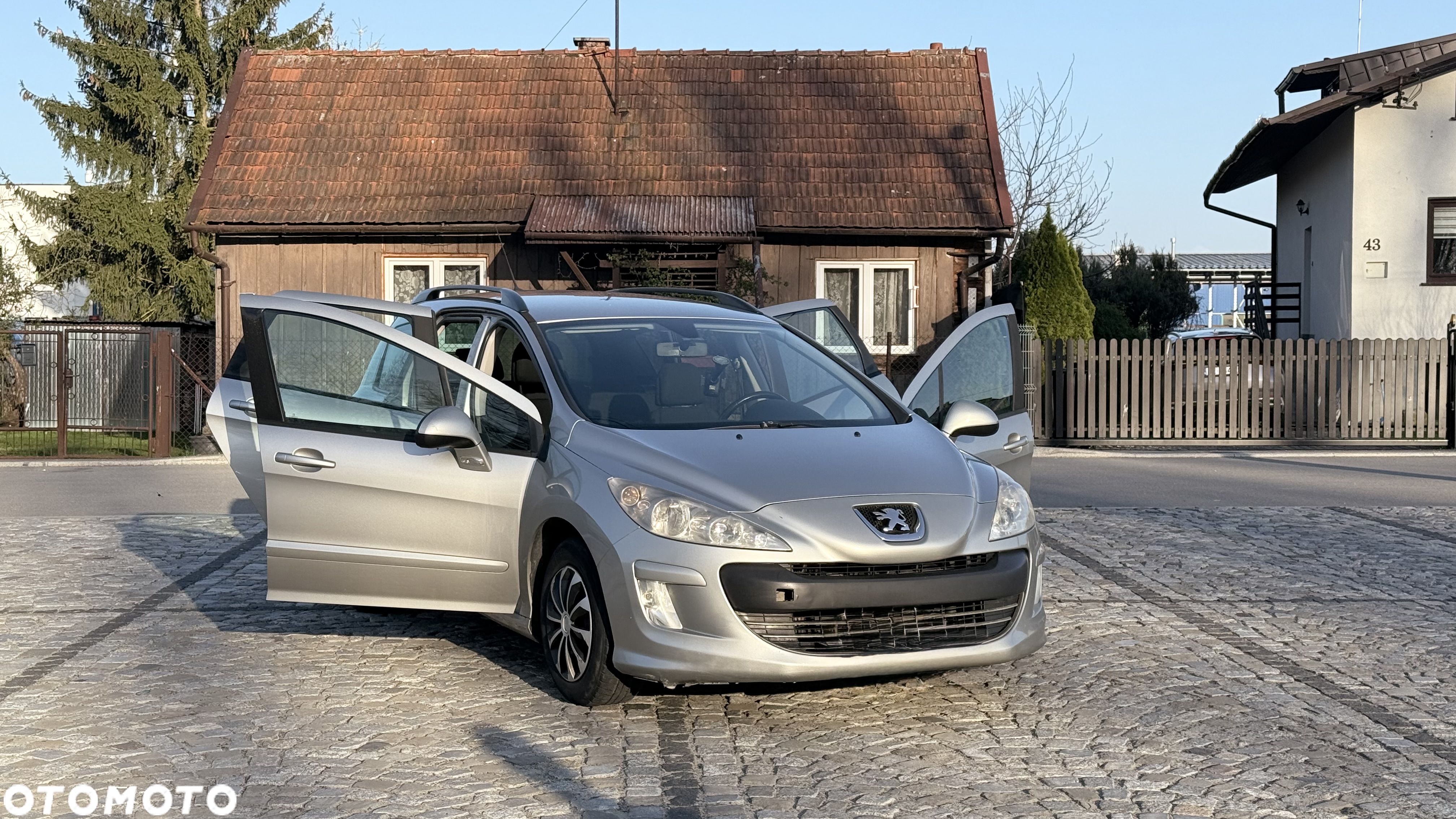 Peugeot 308 - 1