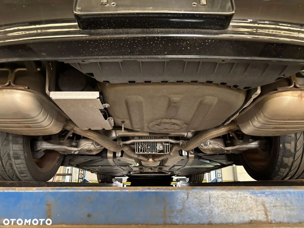 BMW Seria 6 650 i - 36