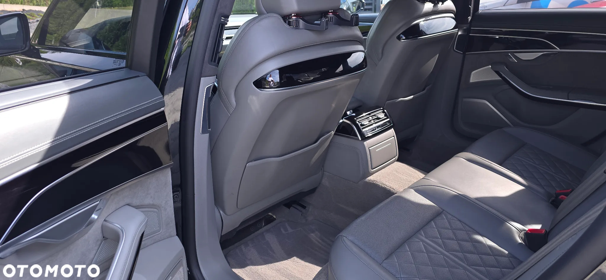 Audi S8 - 12