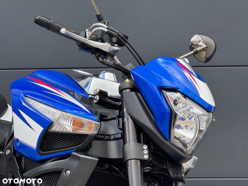 Suzuki GSX - 2