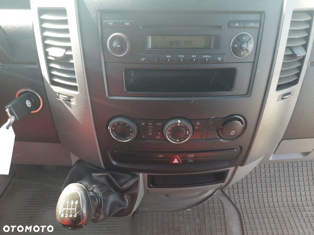 Volkswagen Crafter - 11