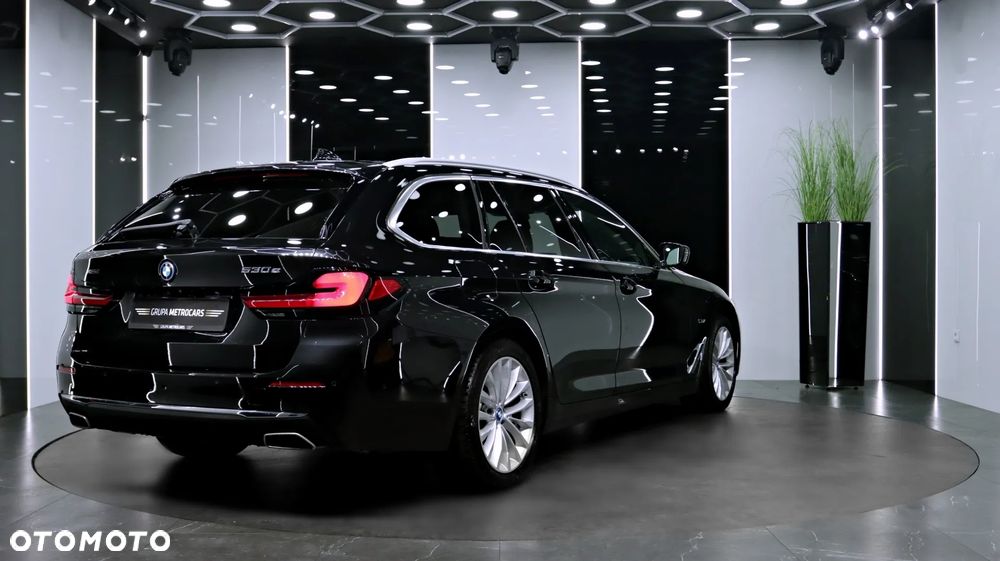 BMW Seria 5 530e xDrive - 7