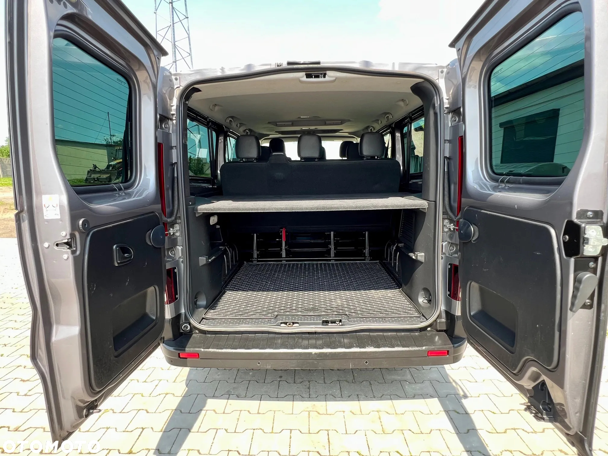 Renault Trafic - 9