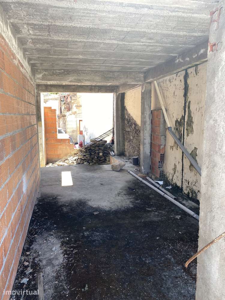 Moradia histórica para reabilitação no castelo de Torre de Moncorvo - Grande imagem: 5/8