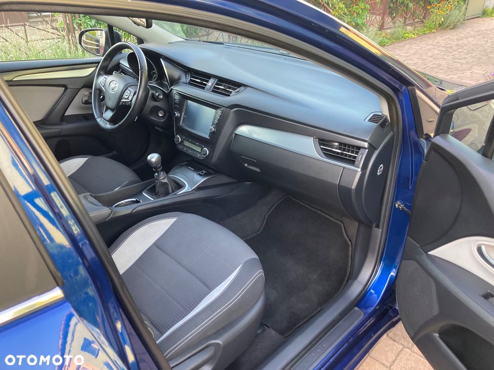 Toyota Avensis 2.0 D-4D Prestige - 24